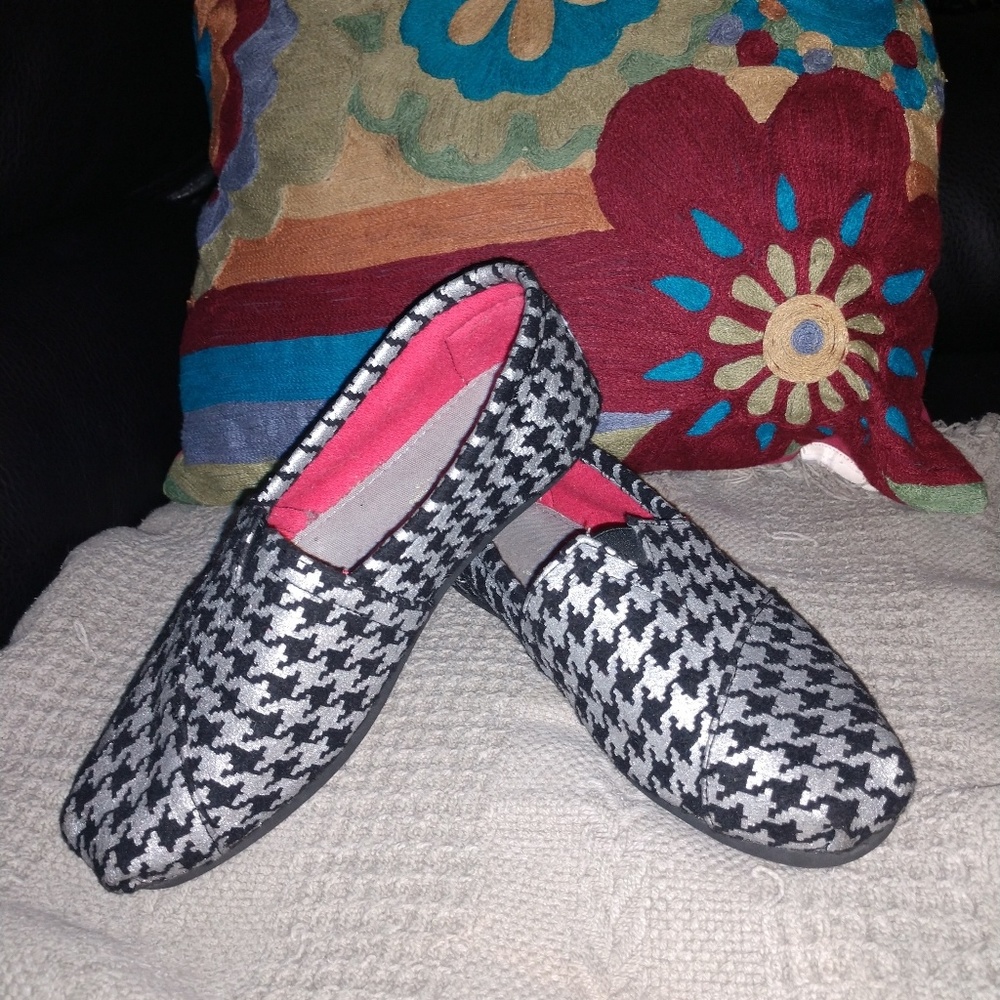 $⬇️ 🖤 Toms Women's Classic Shoes Size 6.5 🖤